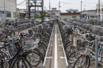 Fahrräder in Reih und Glied Hayato